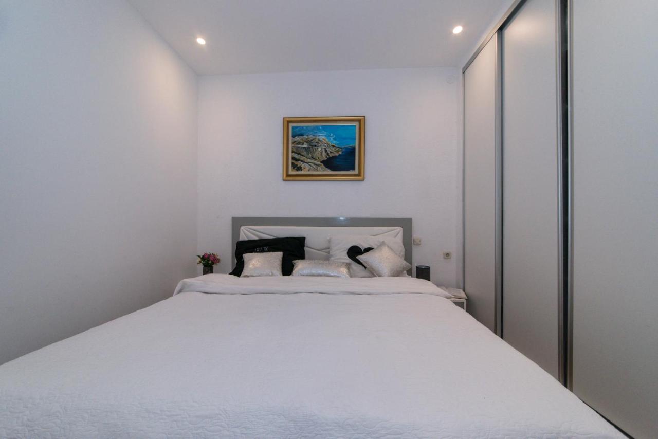 Apartman Luka Vila Vesa Promajna With Jacuzzi & Garden Appartement Buitenkant foto
