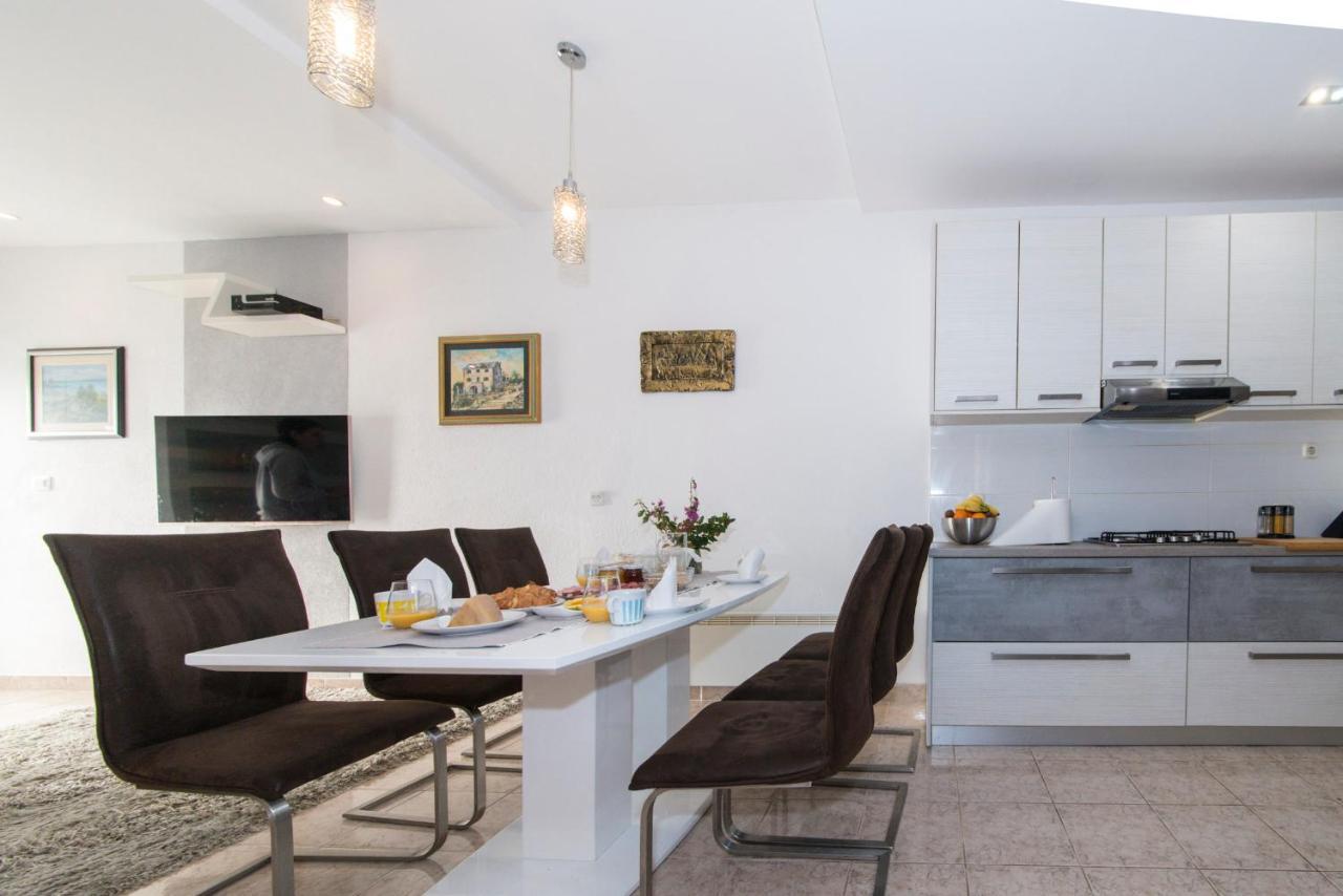 Apartman Luka Vila Vesa Promajna With Jacuzzi & Garden Appartement Buitenkant foto